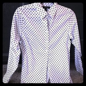 Banana Republic blouse with sharp graphic pattern!